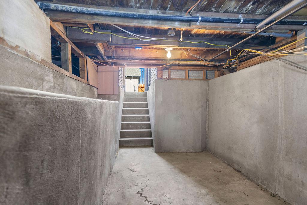 137 Downey Ave, Modesto, CA 95354