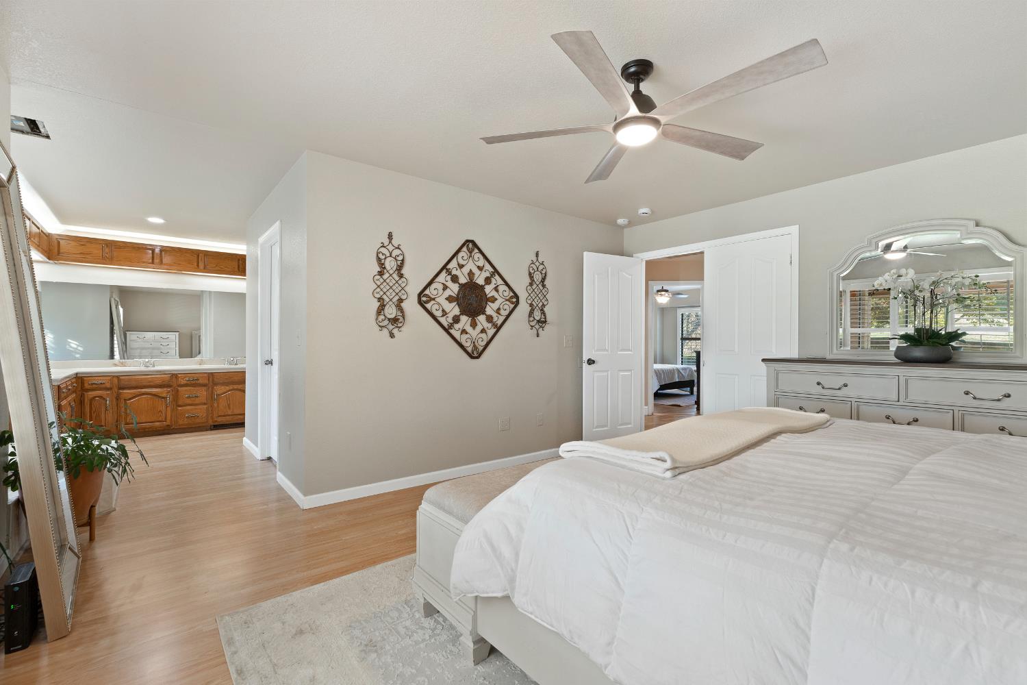 8630 River Oaks Dr, Oakdale, CA 95361