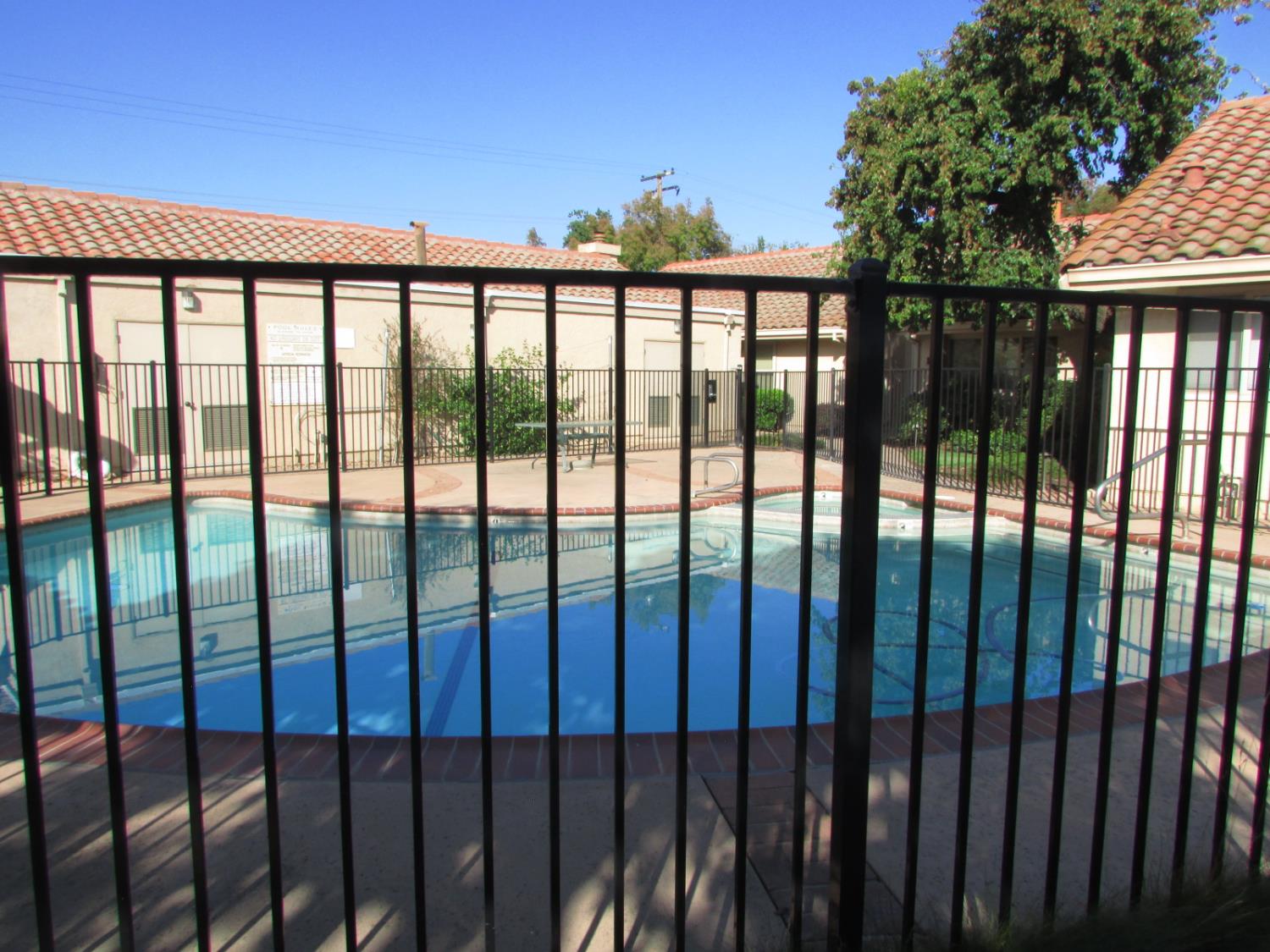 1855 Scenic Dr #F, Modesto, CA 95355