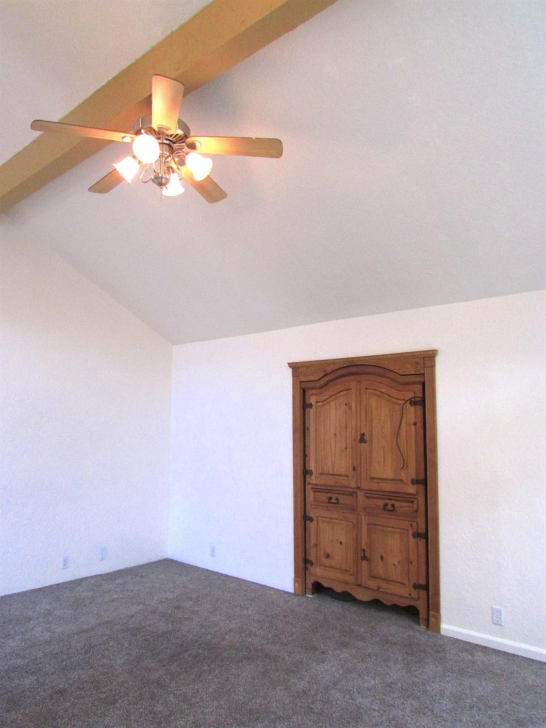 1855 Scenic Dr #F, Modesto, CA 95355