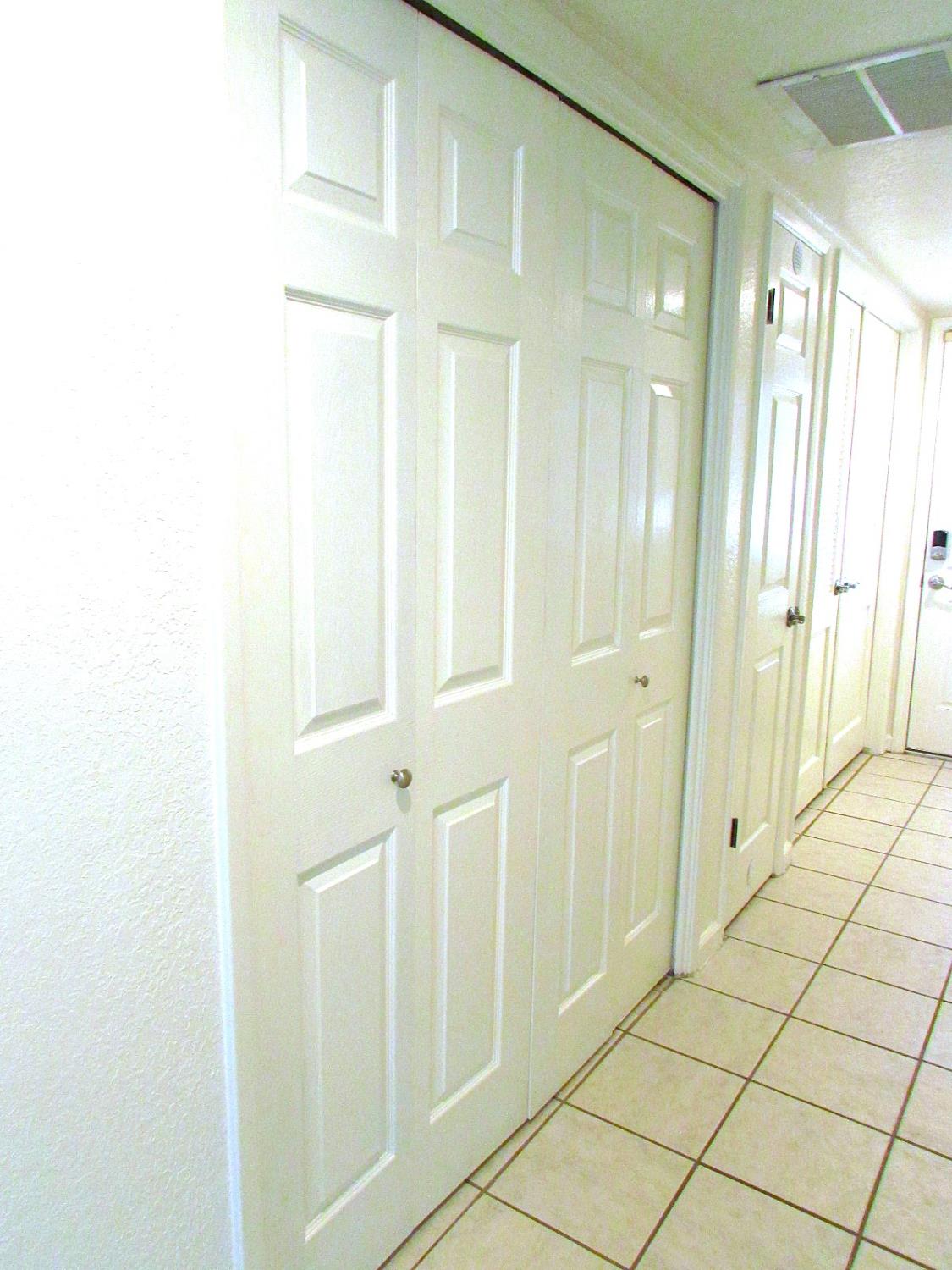 1855 Scenic Dr #F, Modesto, CA 95355