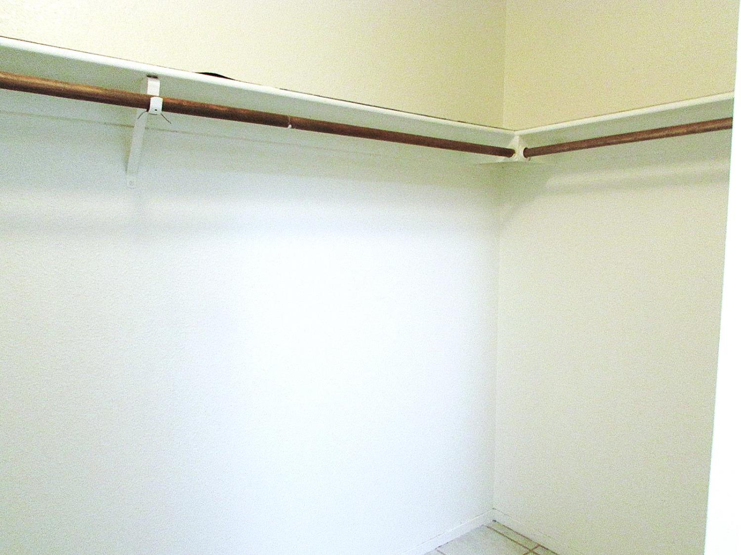 1855 Scenic Dr #F, Modesto, CA 95355