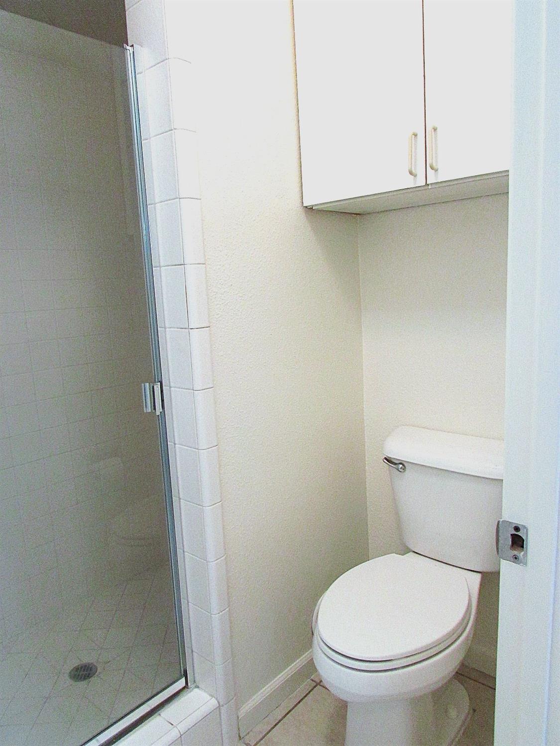 1855 Scenic Dr #F, Modesto, CA 95355