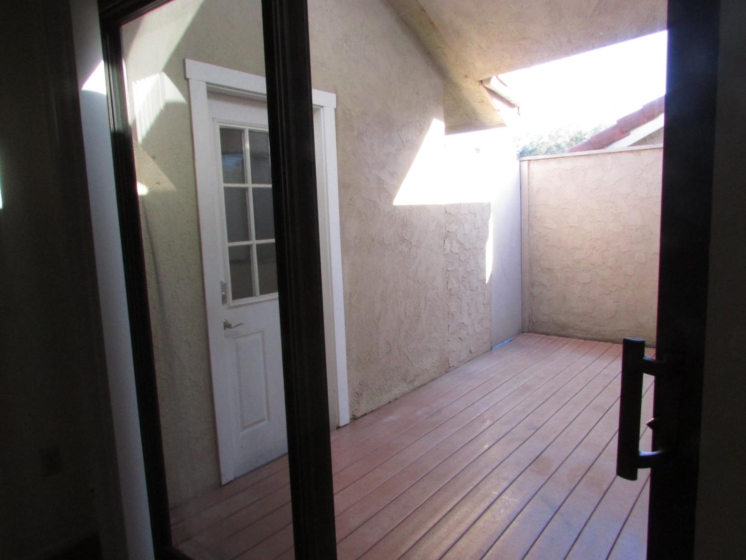 1855 Scenic Dr #F, Modesto, CA 95355