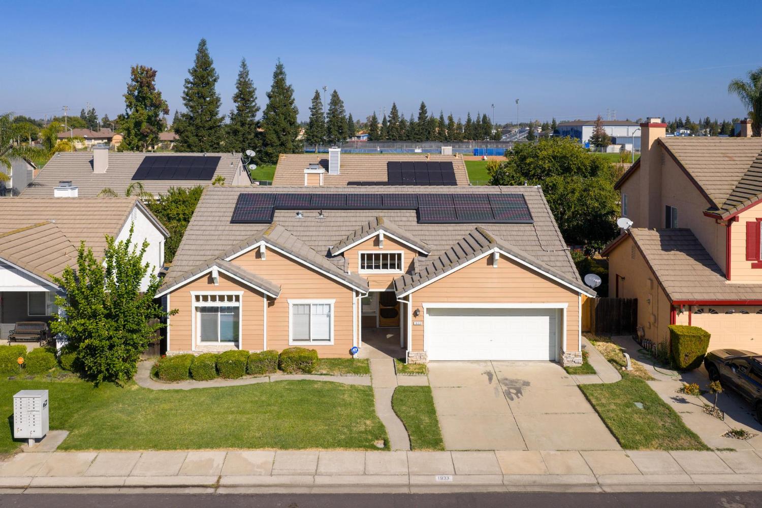 1833 Rail St, Manteca, CA 95337