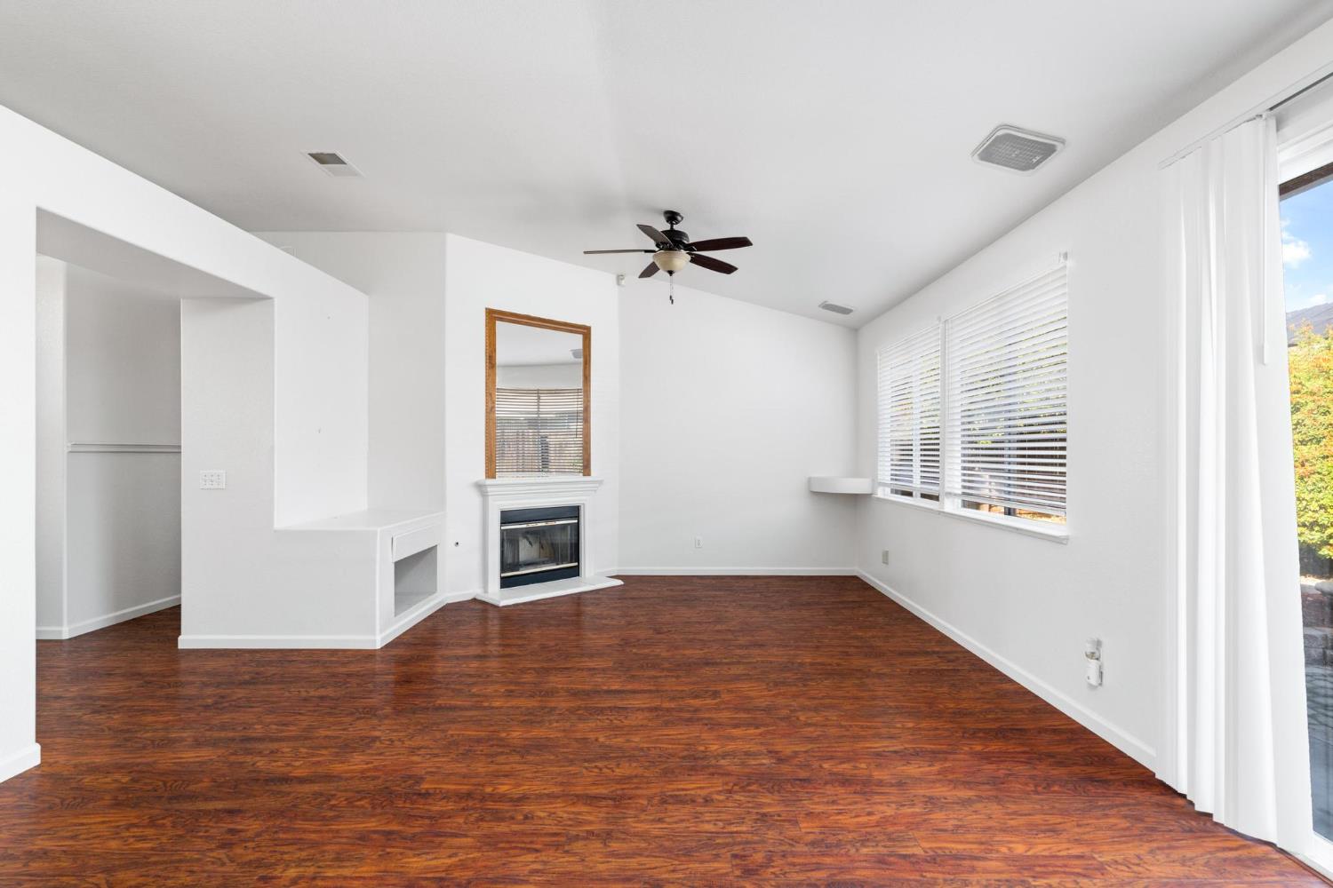 1833 Rail St, Manteca, CA 95337