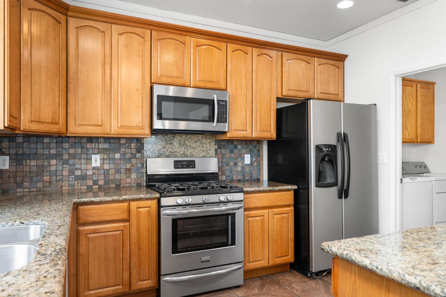 1833 Rail St, Manteca, CA 95337