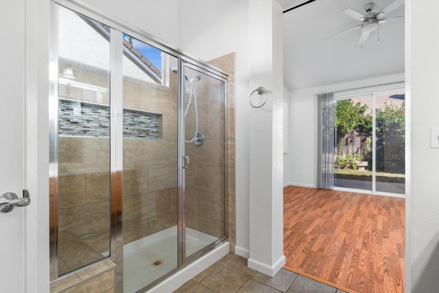 1833 Rail St, Manteca, CA 95337