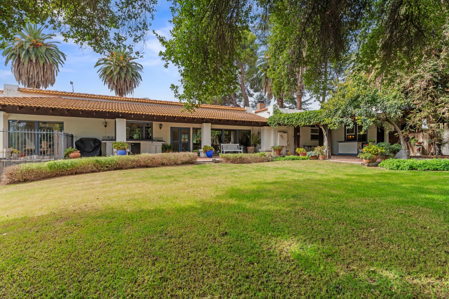 10464 E Herndon Ave, Clovis, CA 93619