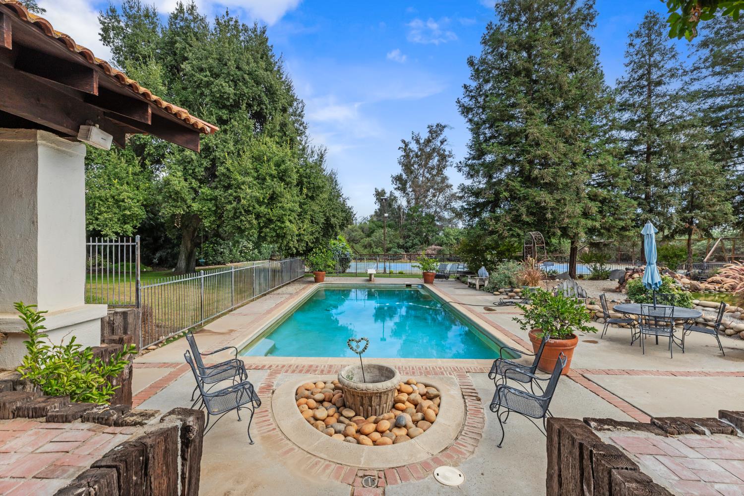 10464 E Herndon Ave, Clovis, CA 93619