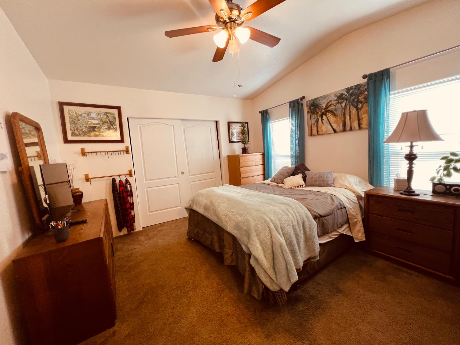 195 Schooner Ln, Modesto, CA 95356