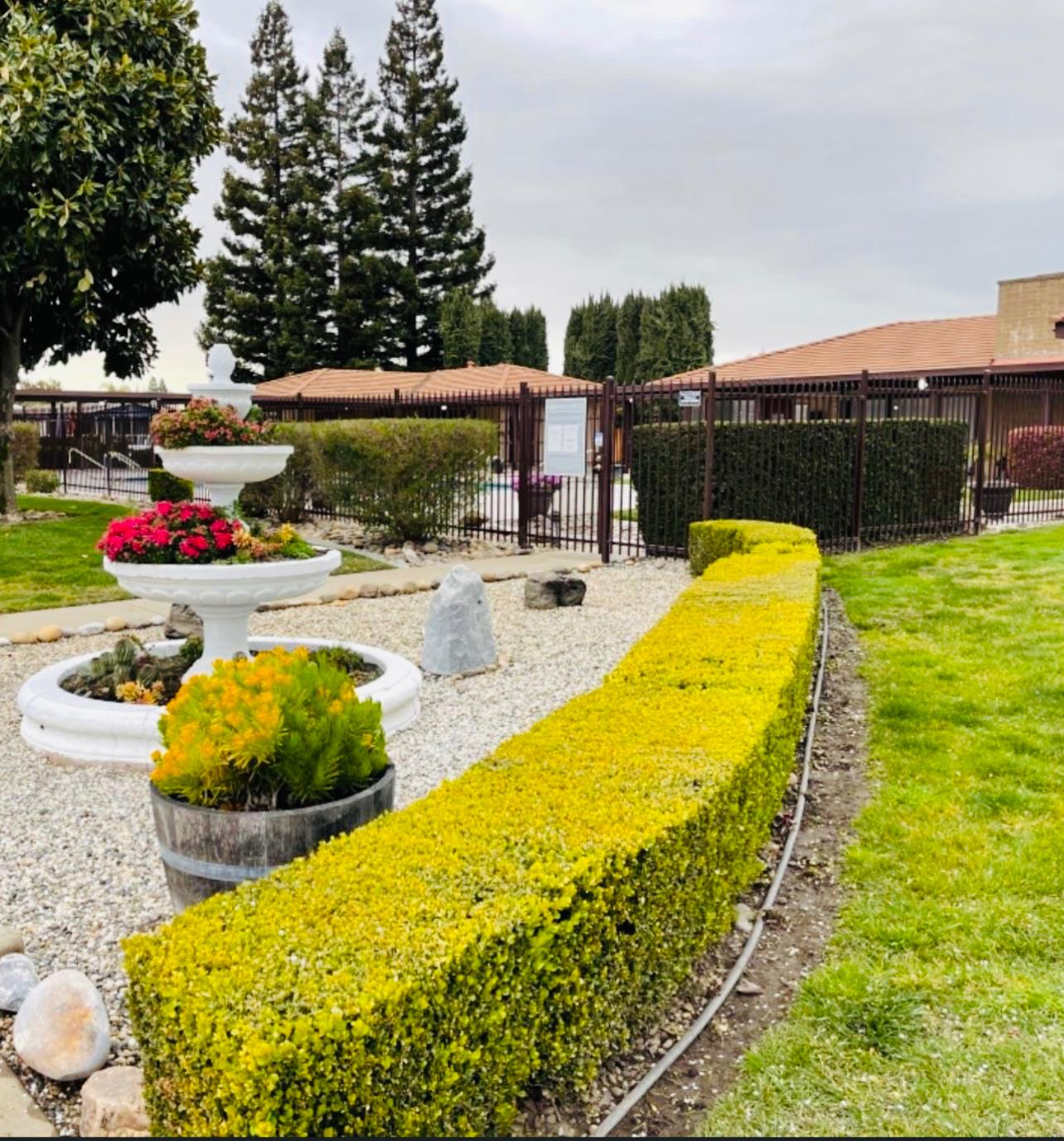 195 Schooner Ln, Modesto, CA 95356