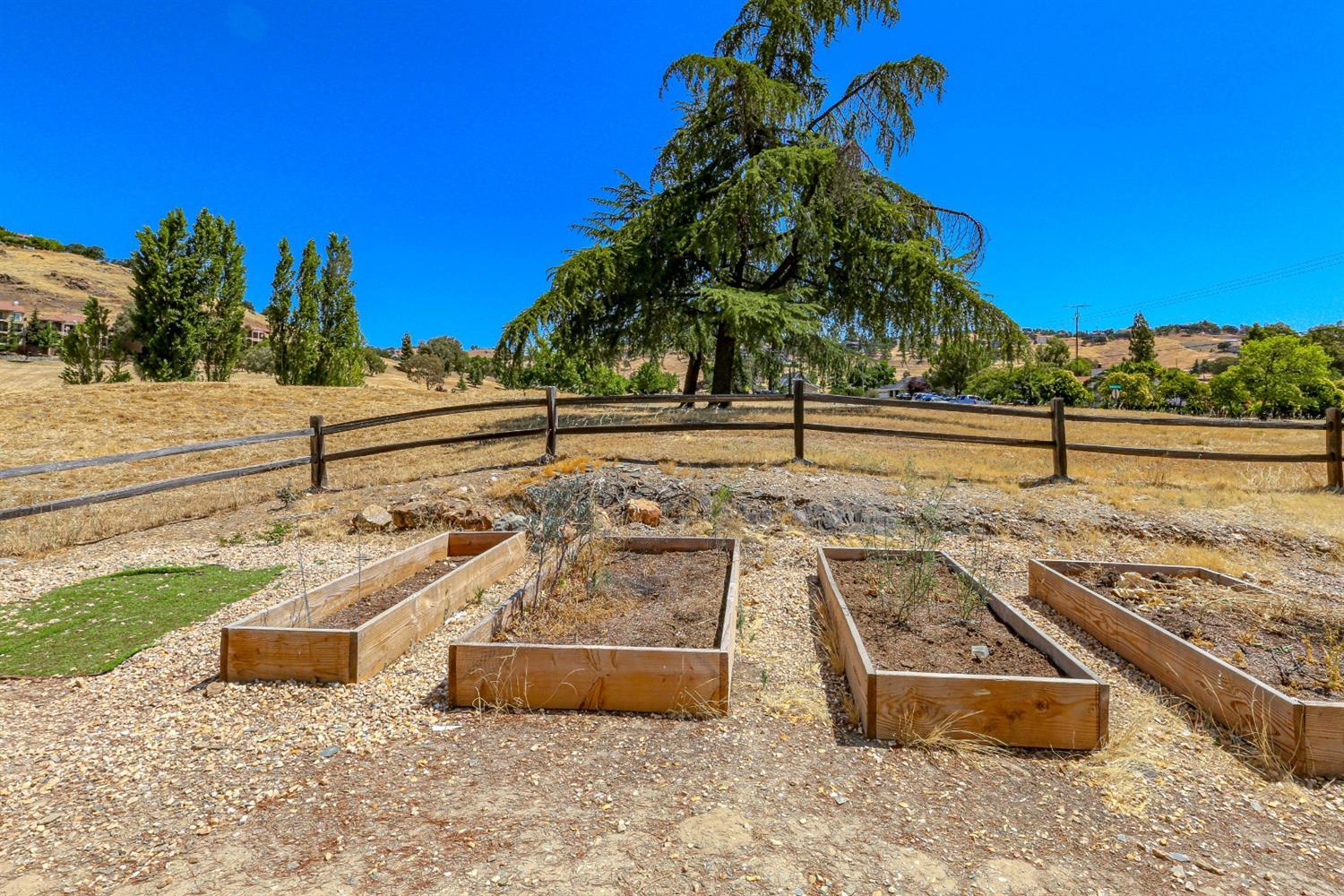 2329 Ranchito Dr, La Grange, CA 95329