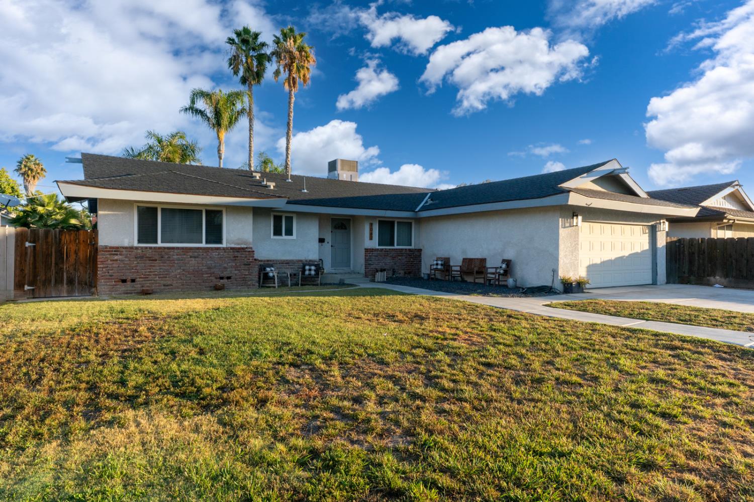 1062 Madison Ave, Los Banos, CA 93635
