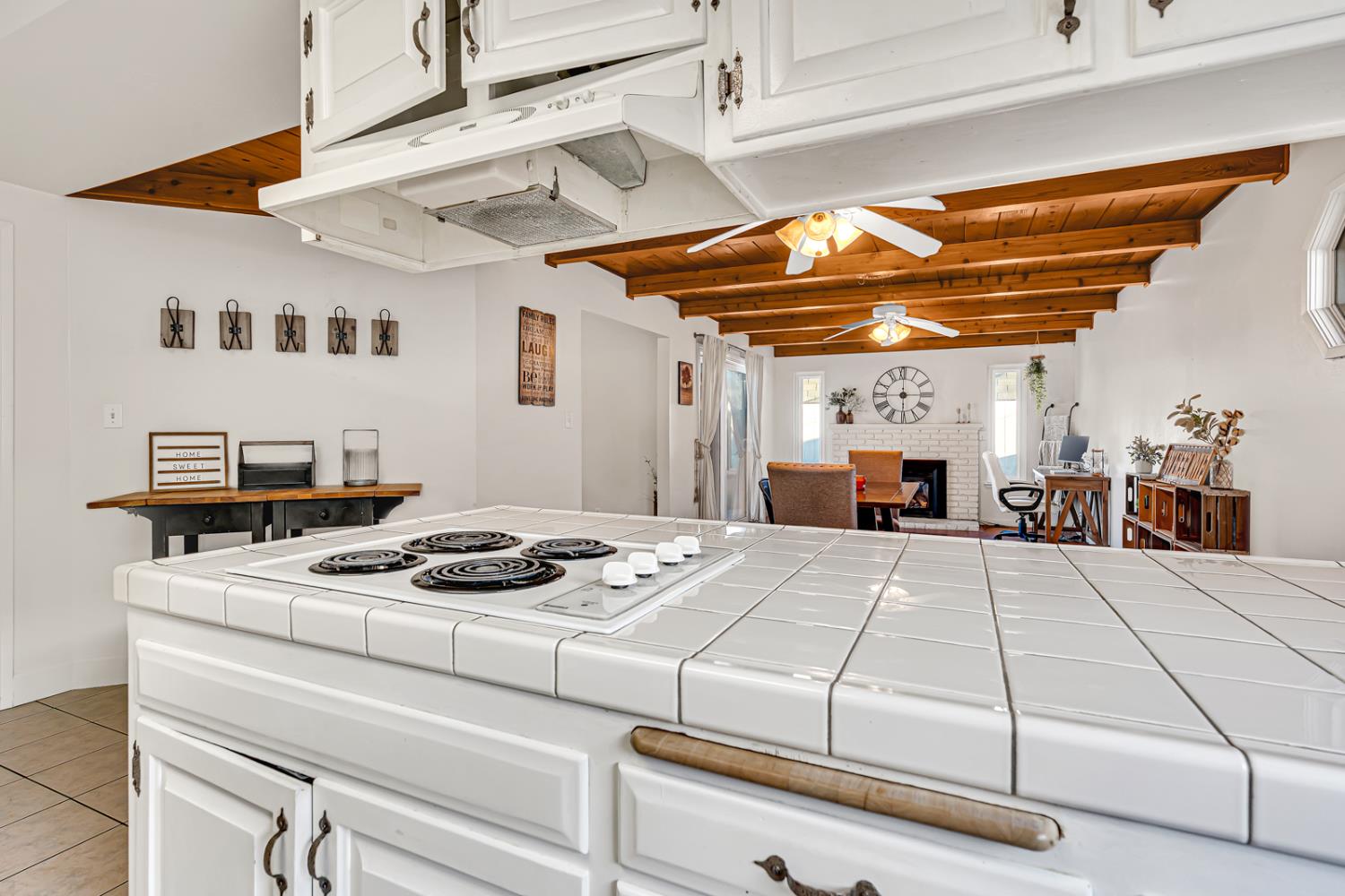 1062 Madison Ave, Los Banos, CA 93635
