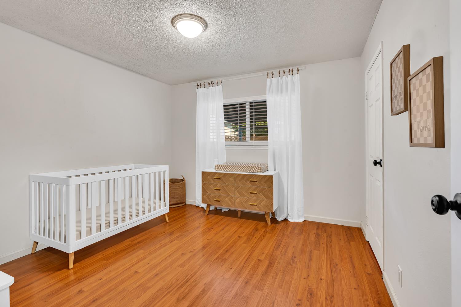 1062 Madison Ave, Los Banos, CA 93635