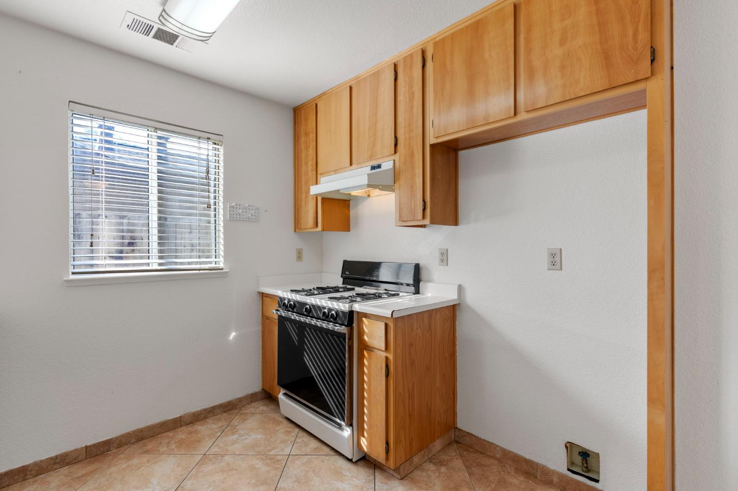 6072 Preakness Dr, Riverbank, CA 95367