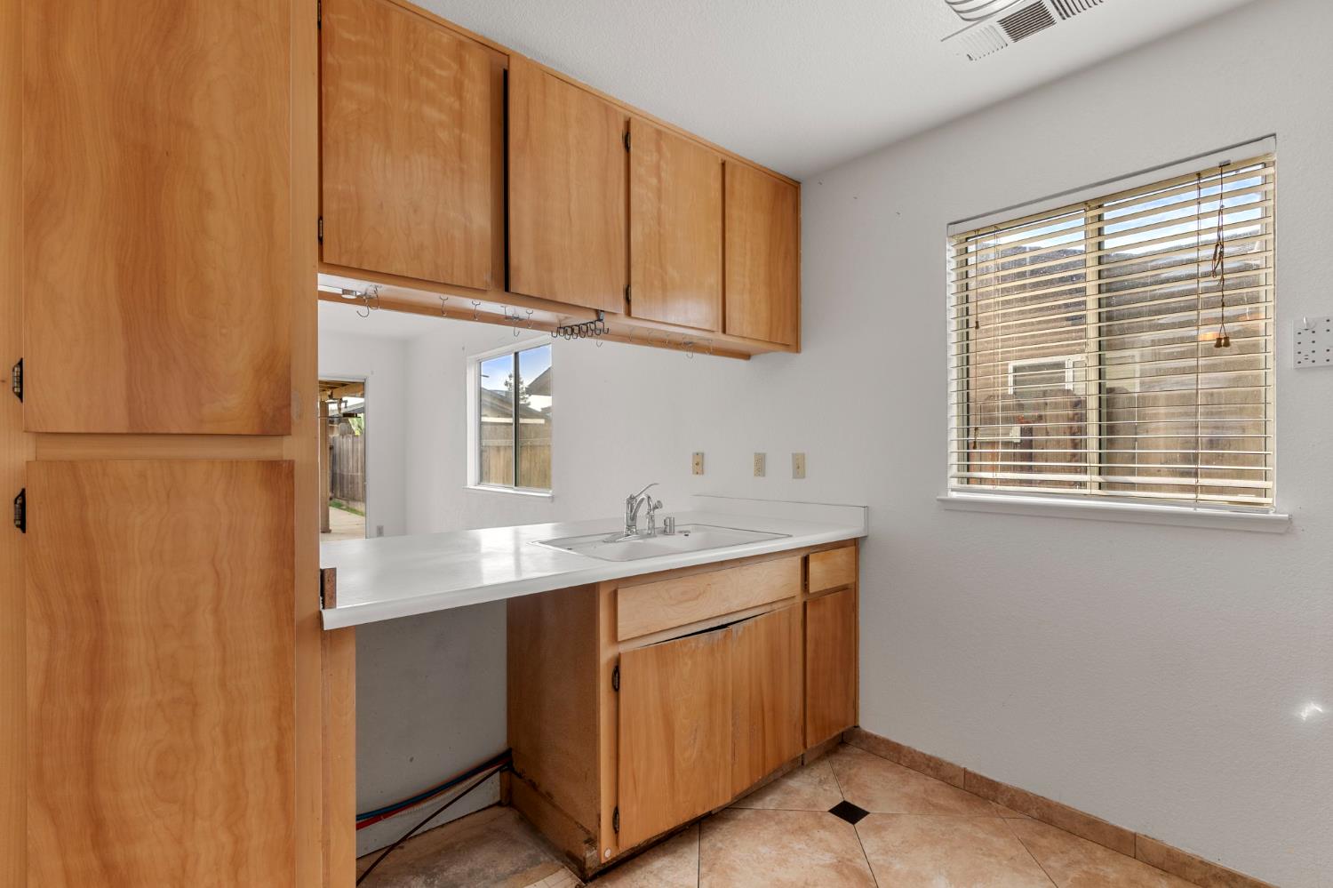 6072 Preakness Dr, Riverbank, CA 95367