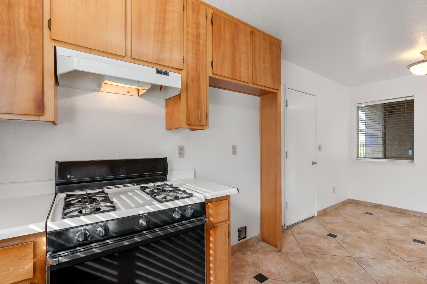 6072 Preakness Dr, Riverbank, CA 95367