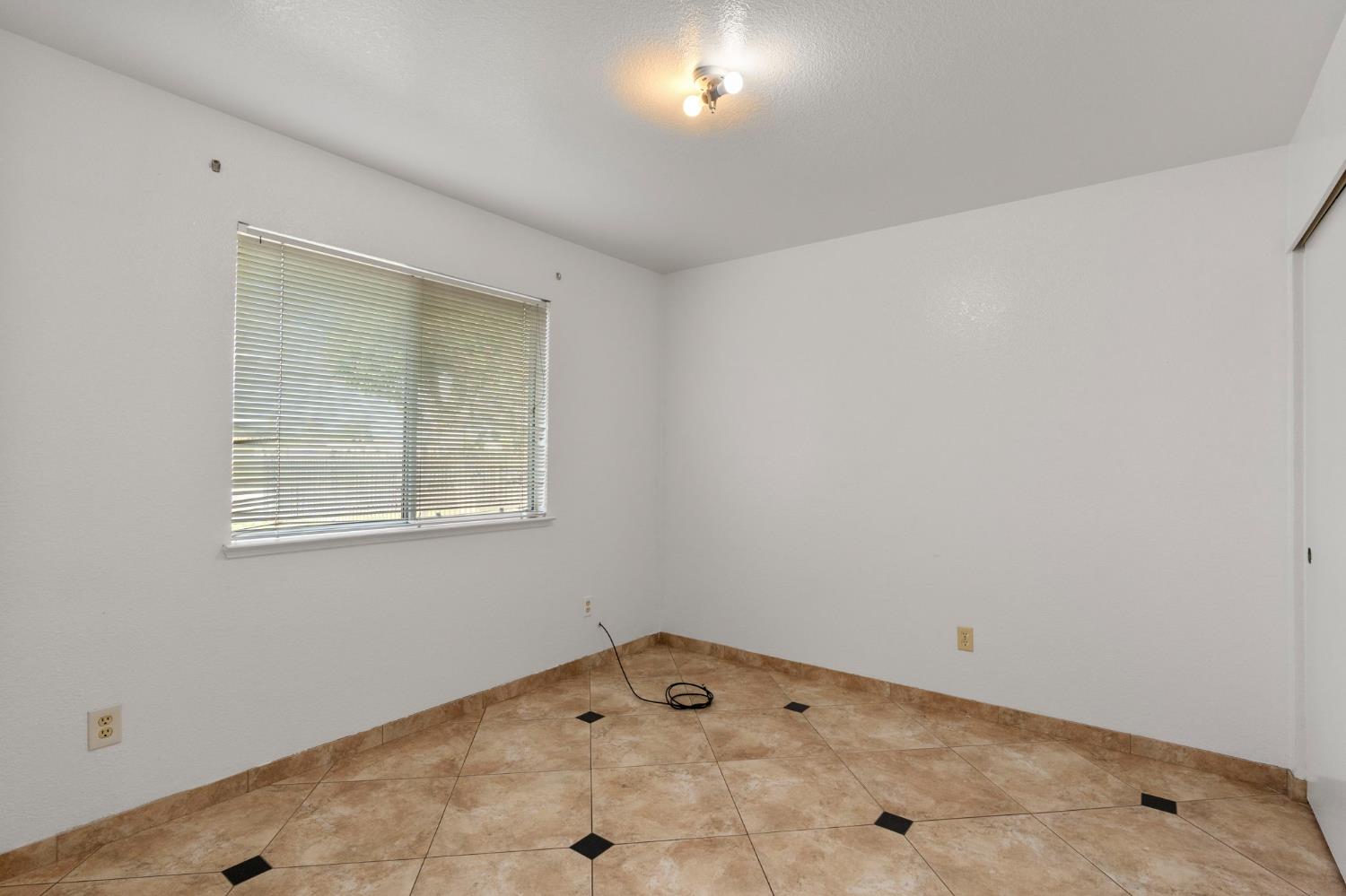 6072 Preakness Dr, Riverbank, CA 95367