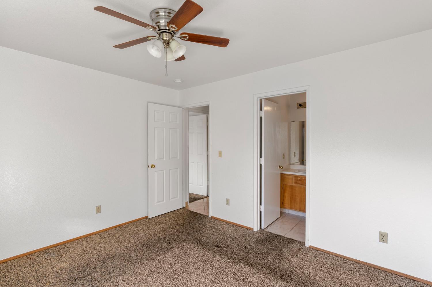 6072 Preakness Dr, Riverbank, CA 95367