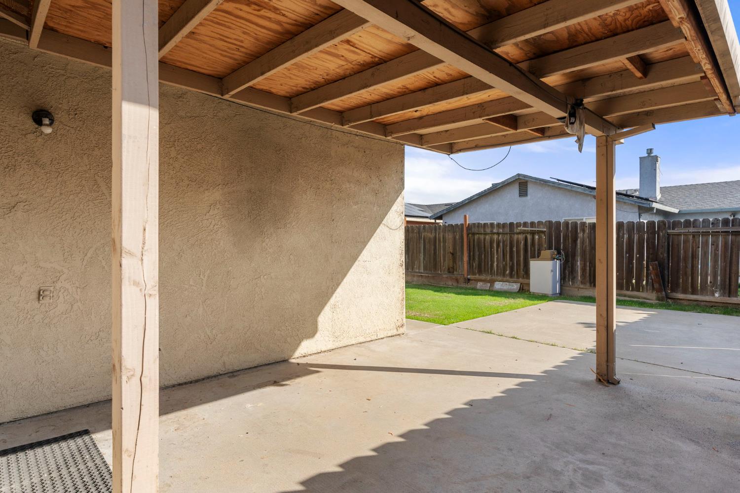 6072 Preakness Dr, Riverbank, CA 95367