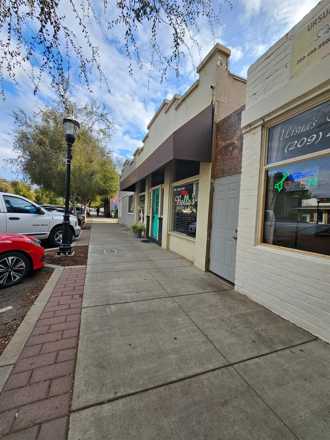 229 E St, Waterford, CA 95386