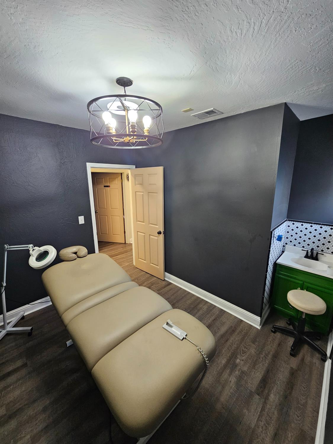 229 E St, Waterford, CA 95386