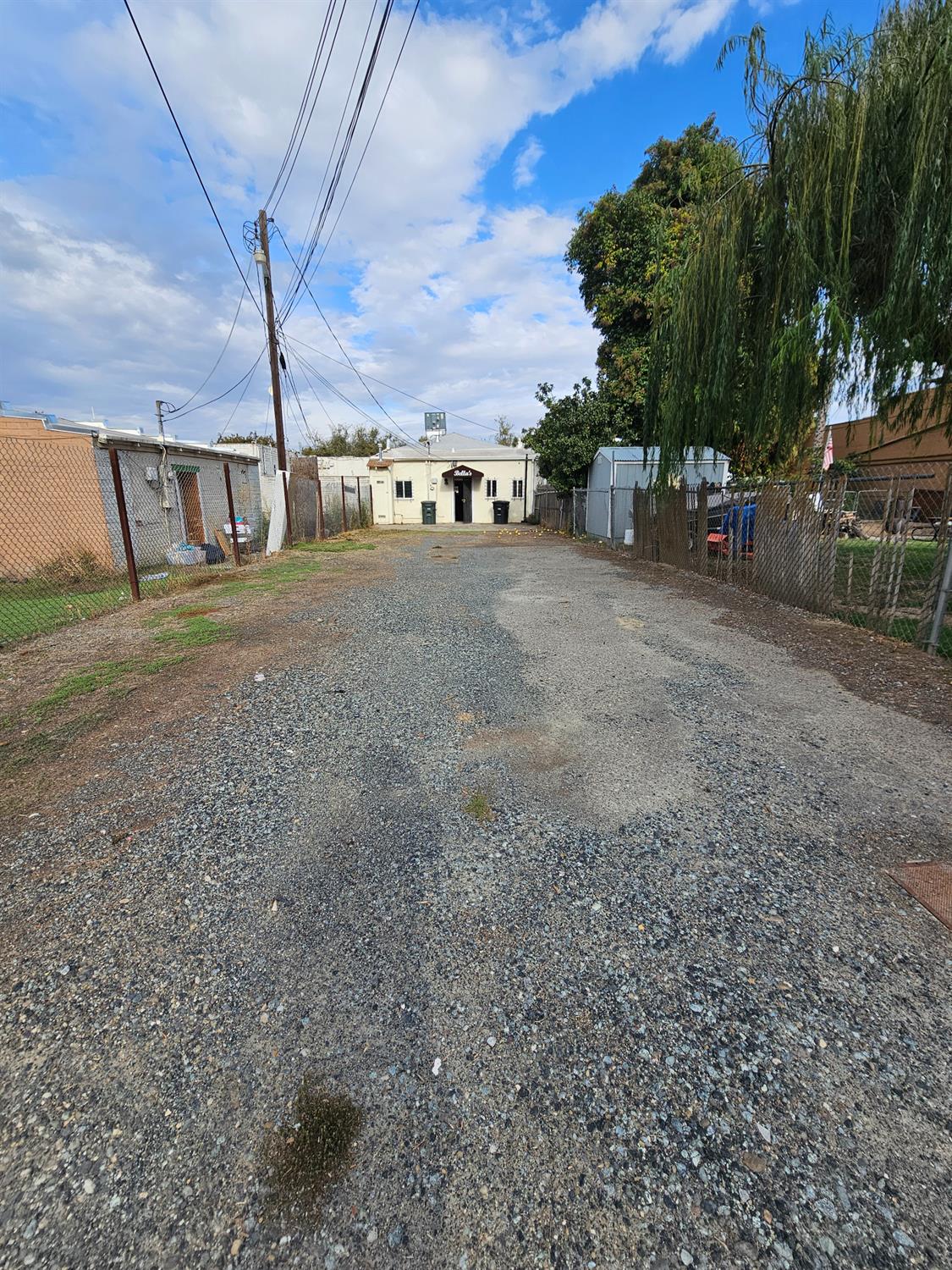 229 E St, Waterford, CA 95386