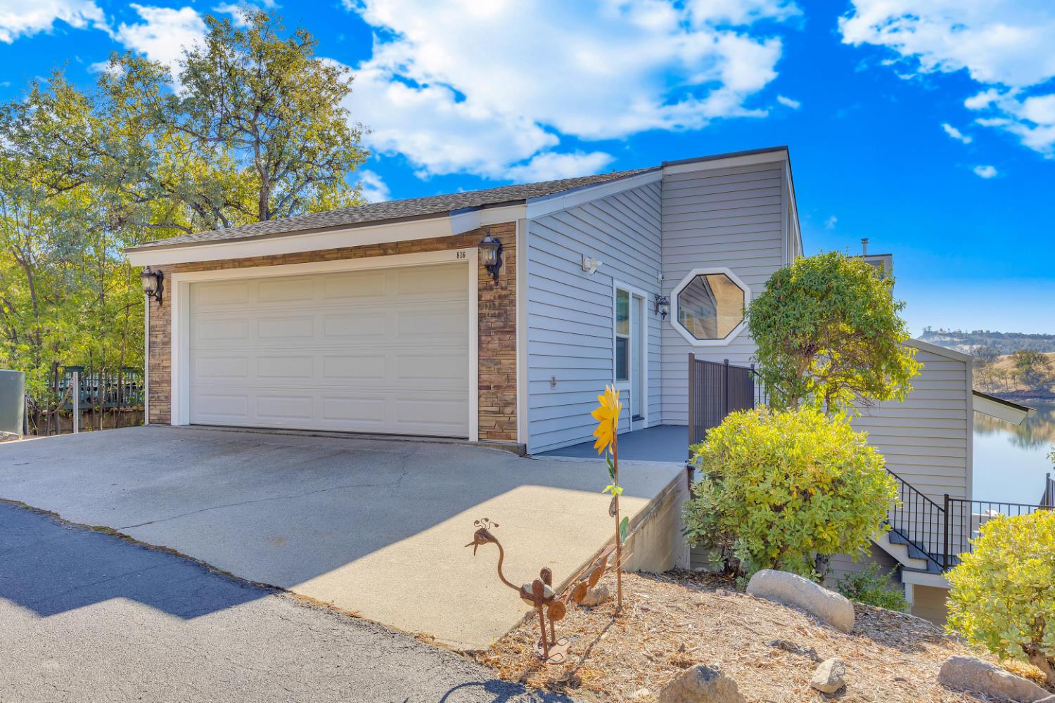 816 Foothill Rd #2, Copperopolis, CA 95228