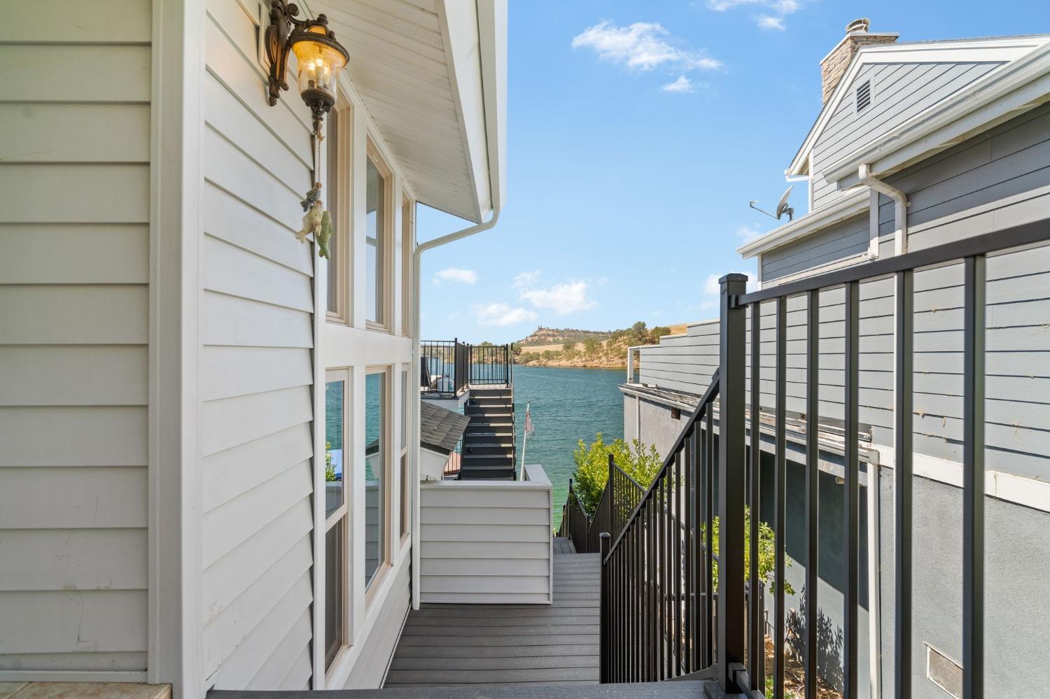 816 Foothill Rd #2, Copperopolis, CA 95228