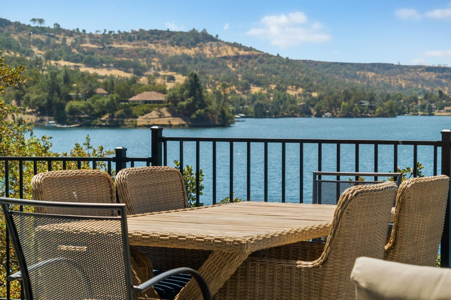 816 Foothill Rd #2, Copperopolis, CA 95228