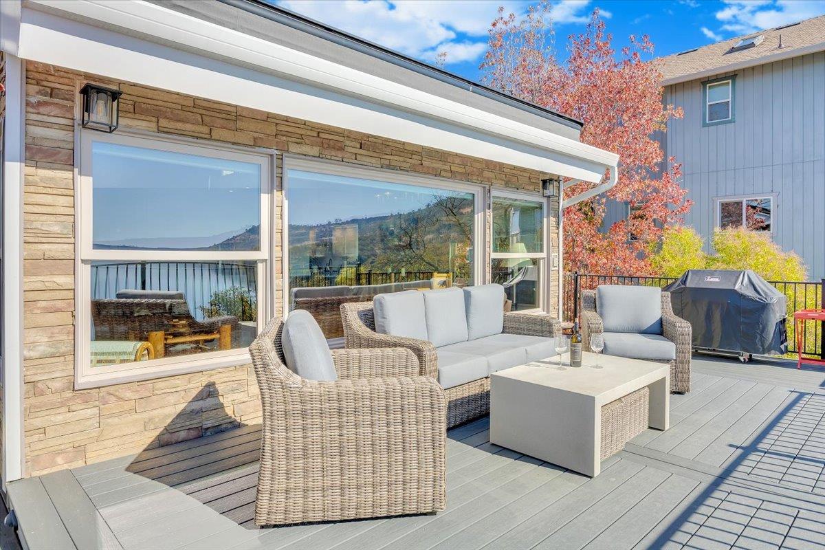 816 Foothill Rd #2, Copperopolis, CA 95228