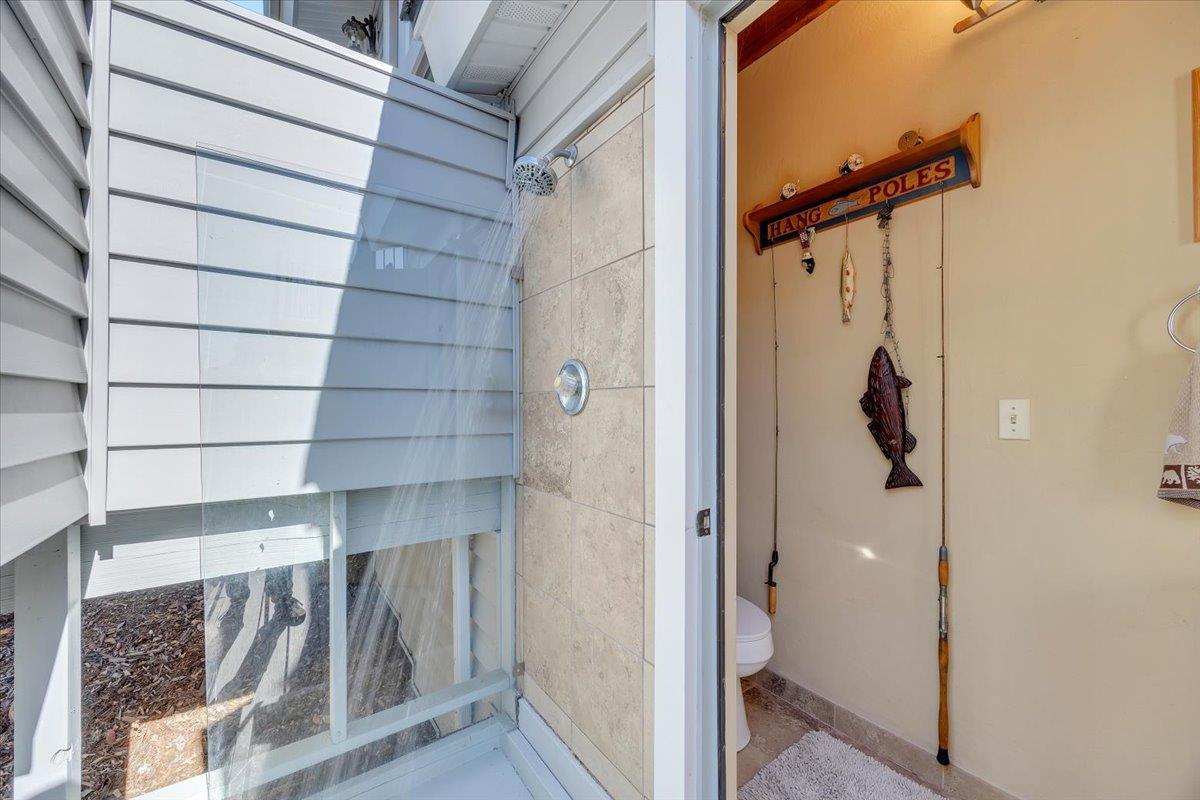 816 Foothill Rd #2, Copperopolis, CA 95228