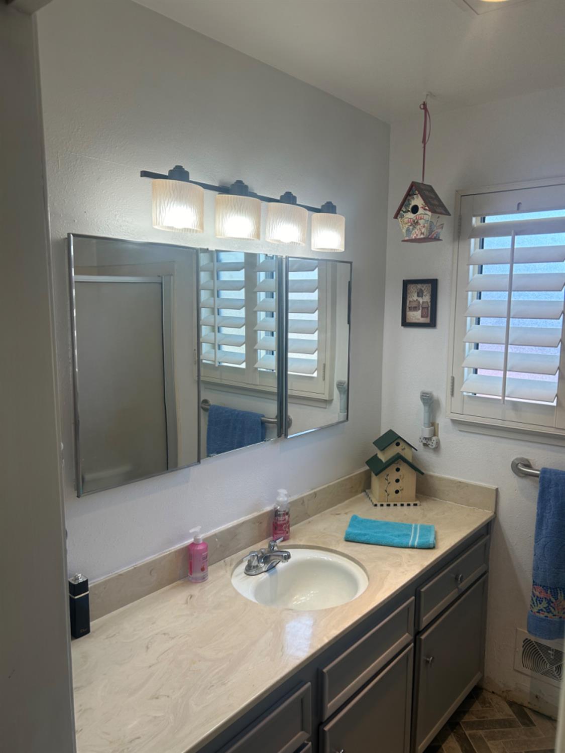 1229 Eastridge Dr, Modesto, CA 95355