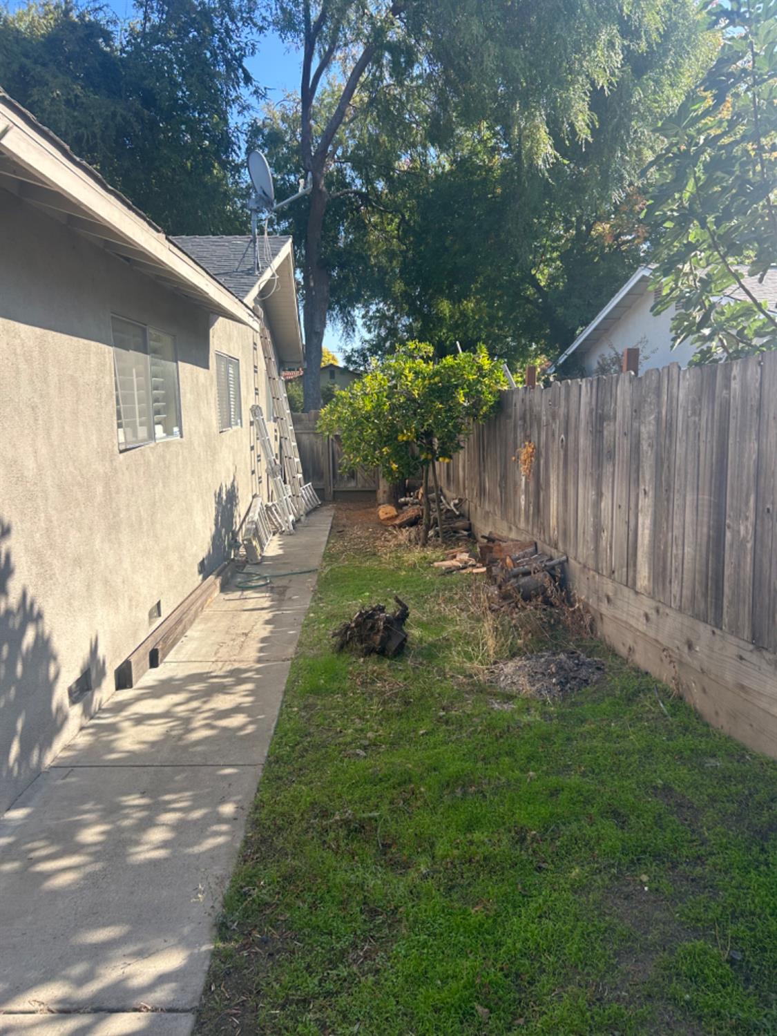 1229 Eastridge Dr, Modesto, CA 95355