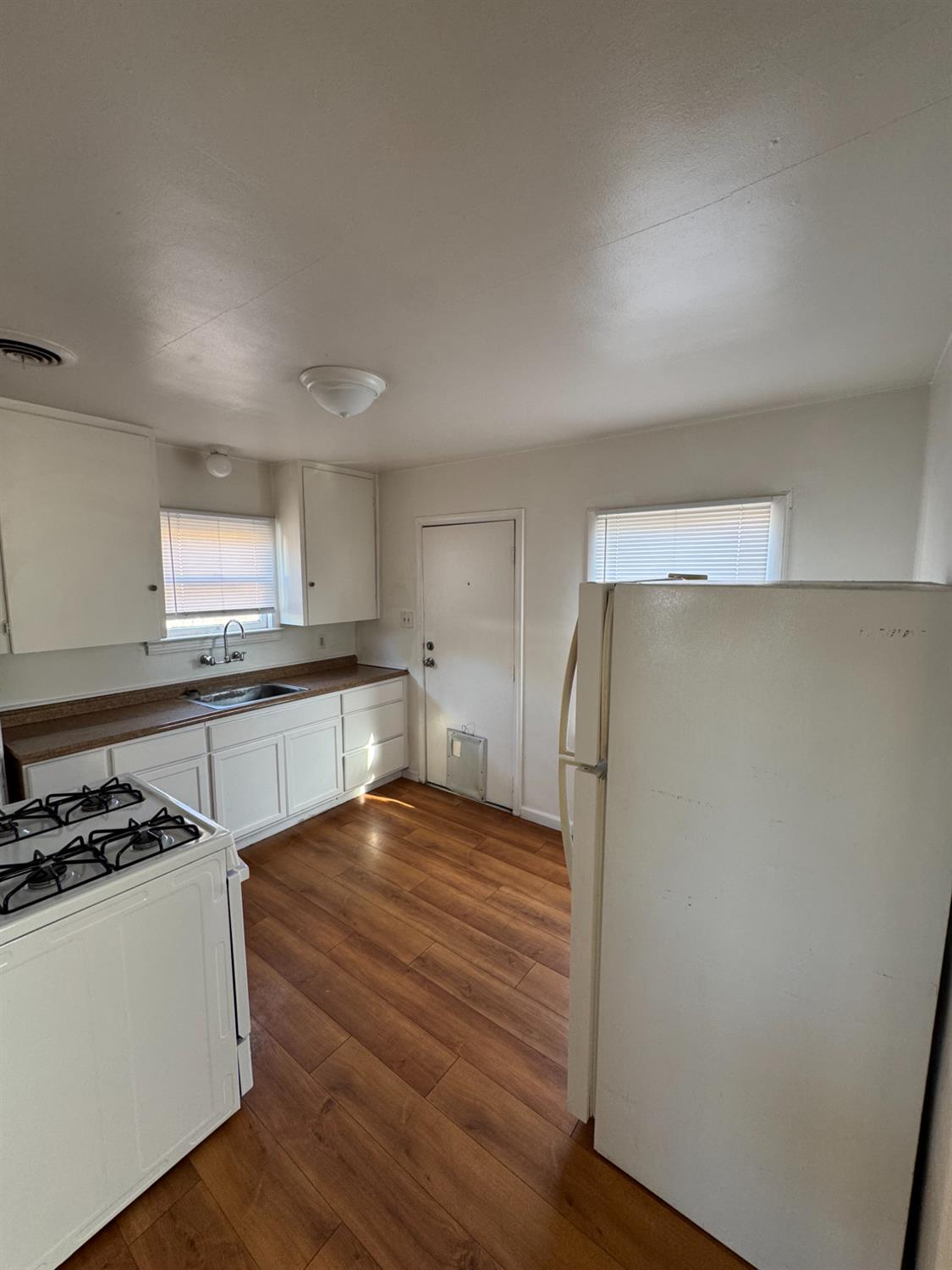 421 14th St, Modesto, CA 95354