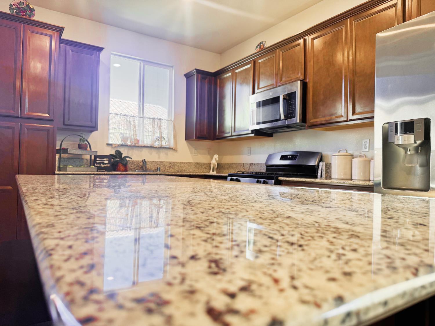 2013 Marciochi Ct, Los Banos, CA 93635