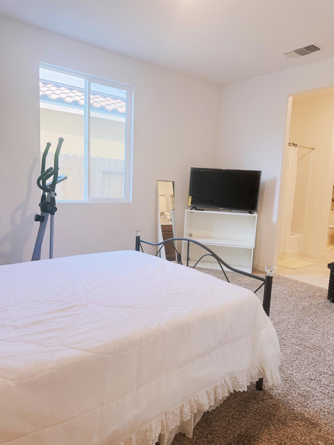 2013 Marciochi Ct, Los Banos, CA 93635