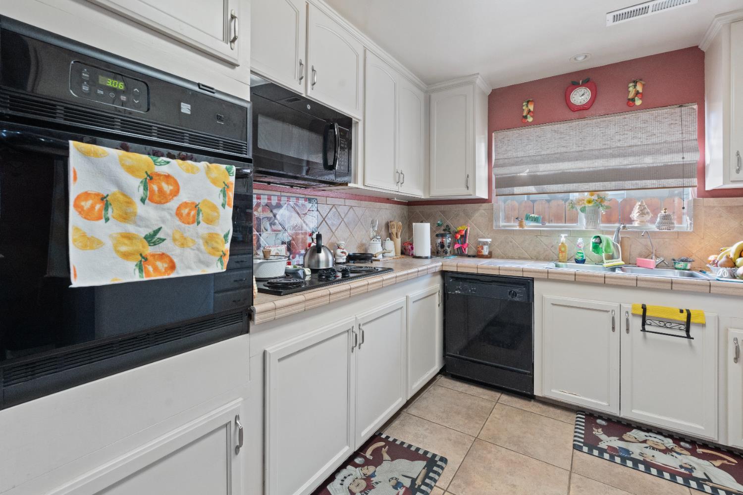 161 Ribier Ave, Modesto, CA 95350