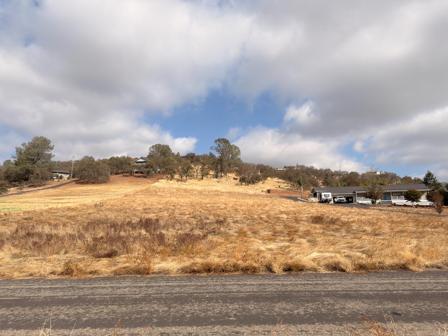 1340 Madreselva, La Grange, CA 95329