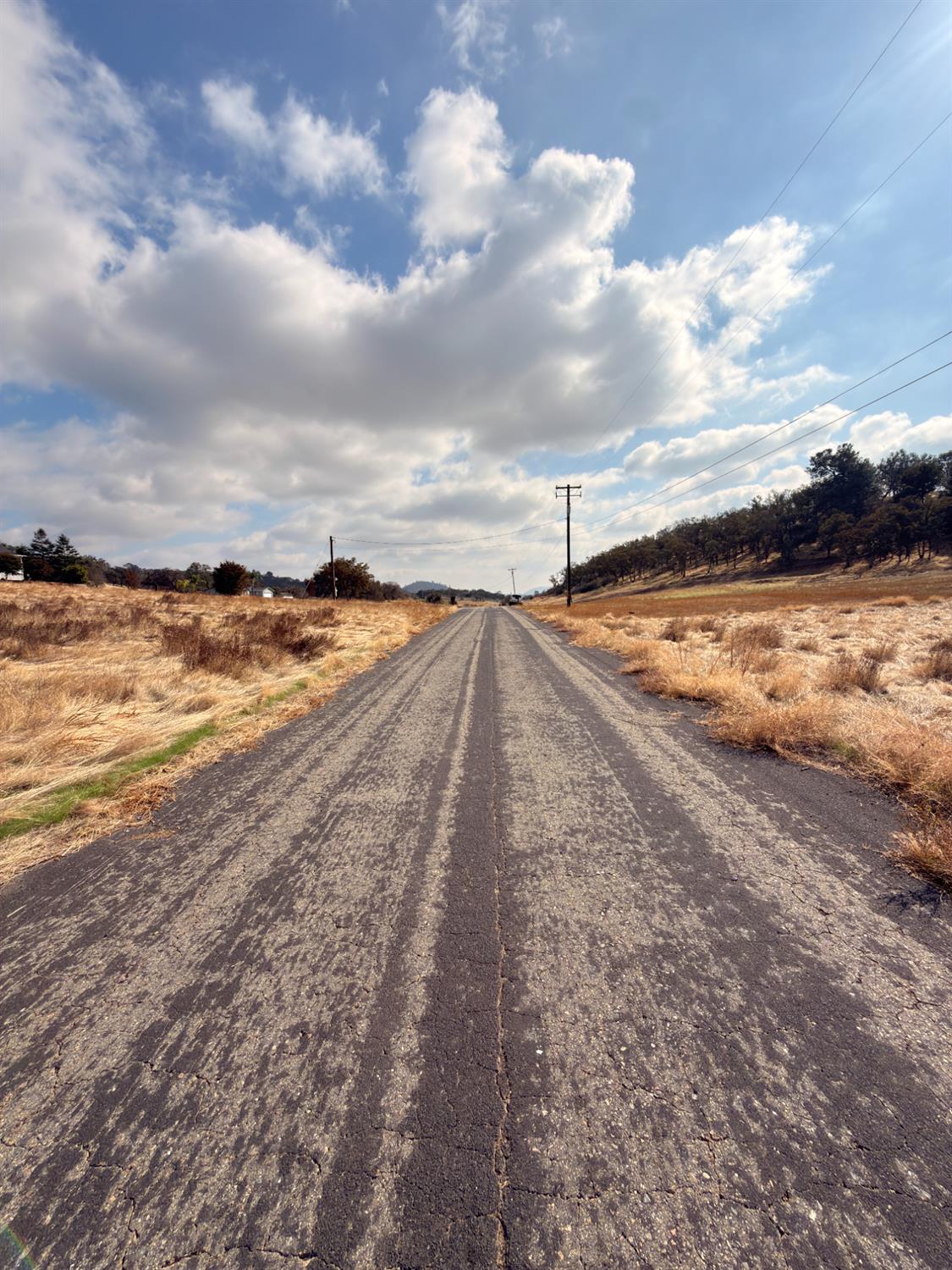 1340 Madreselva, La Grange, CA 95329