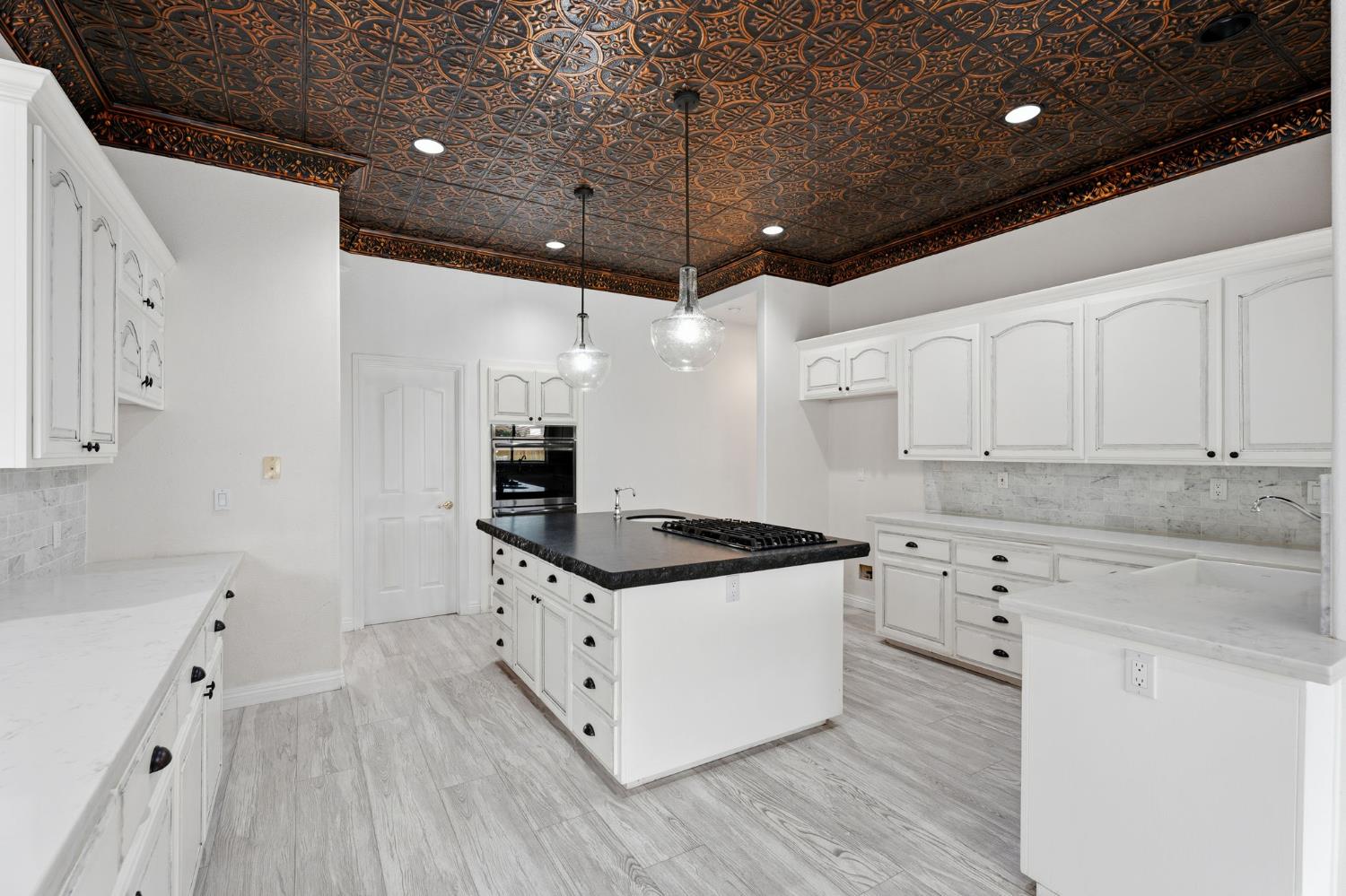 602 Fallbrook Ave, Clovis, CA 93611