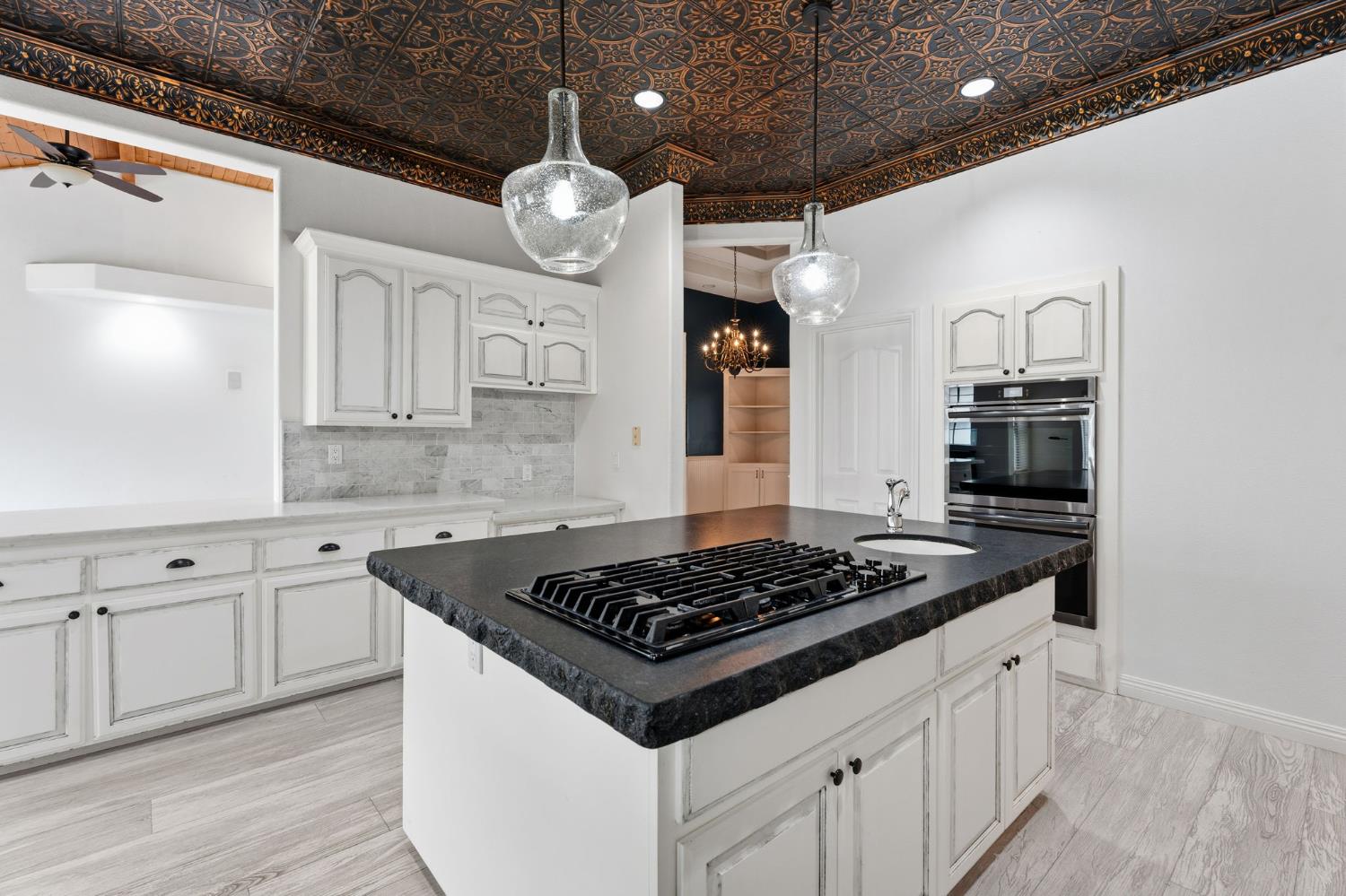 602 Fallbrook Ave, Clovis, CA 93611