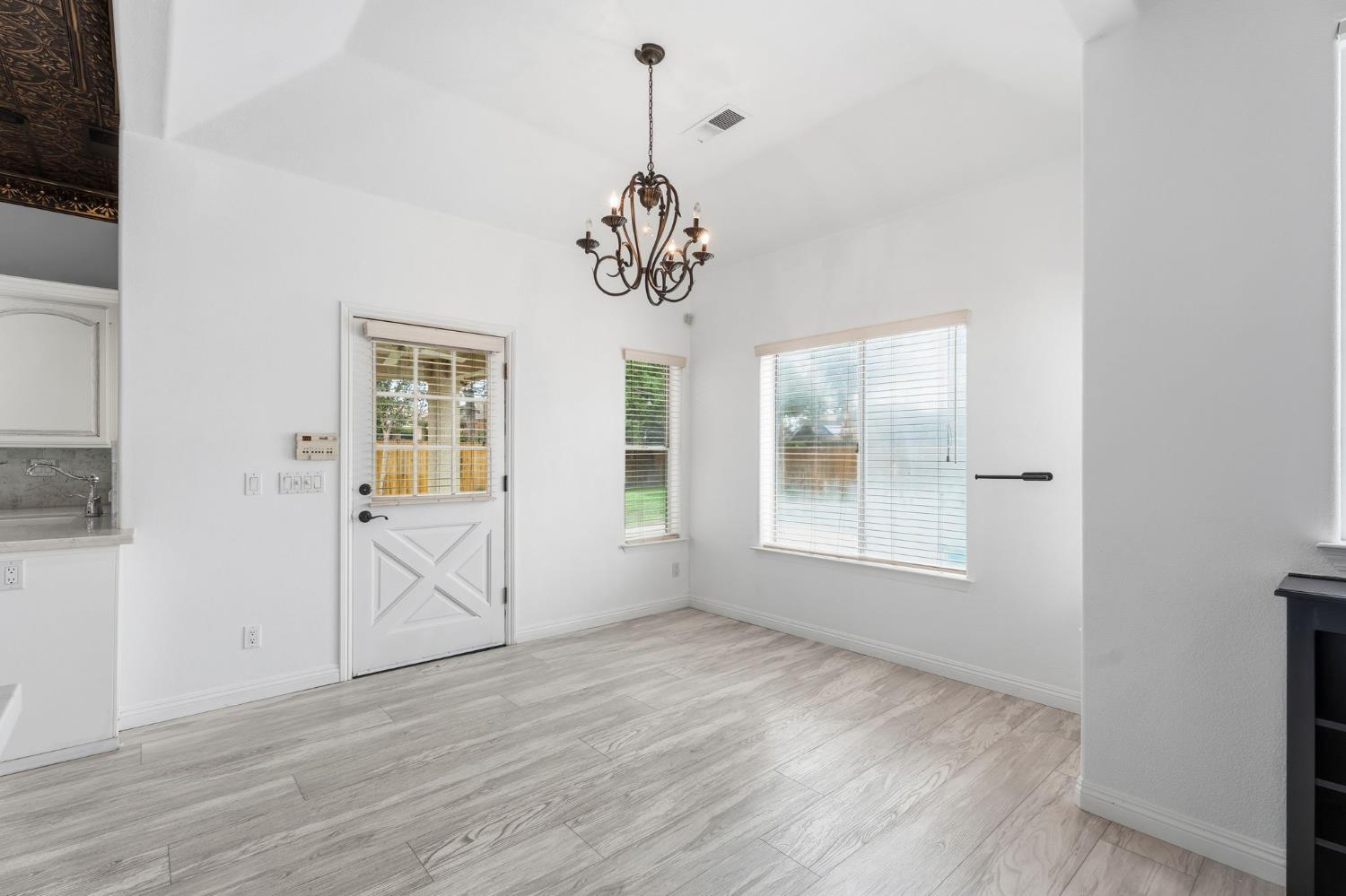 602 Fallbrook Ave, Clovis, CA 93611