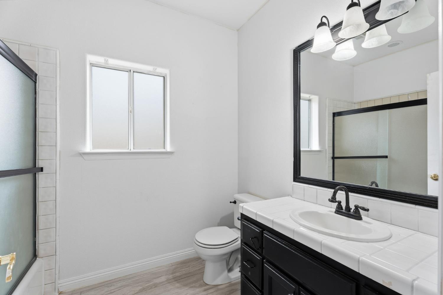 602 Fallbrook Ave, Clovis, CA 93611