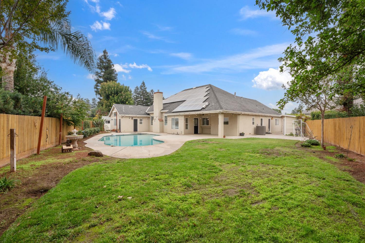602 Fallbrook Ave, Clovis, CA 93611