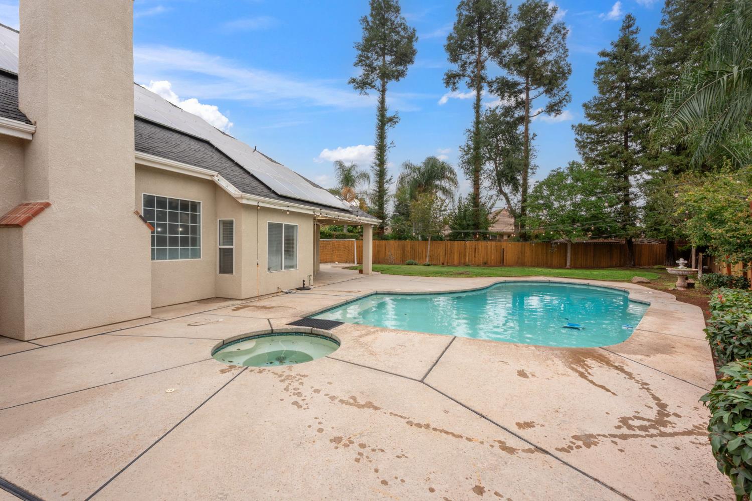 602 Fallbrook Ave, Clovis, CA 93611