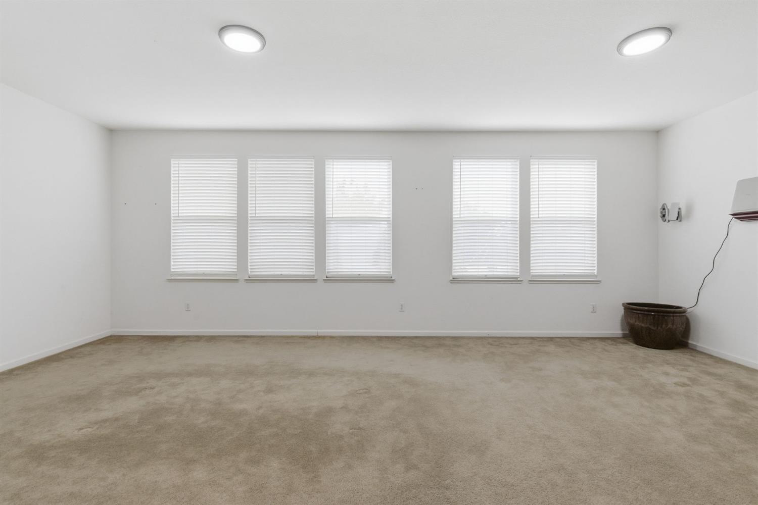 1806 W Ripon Rd, Ripon, CA 95366