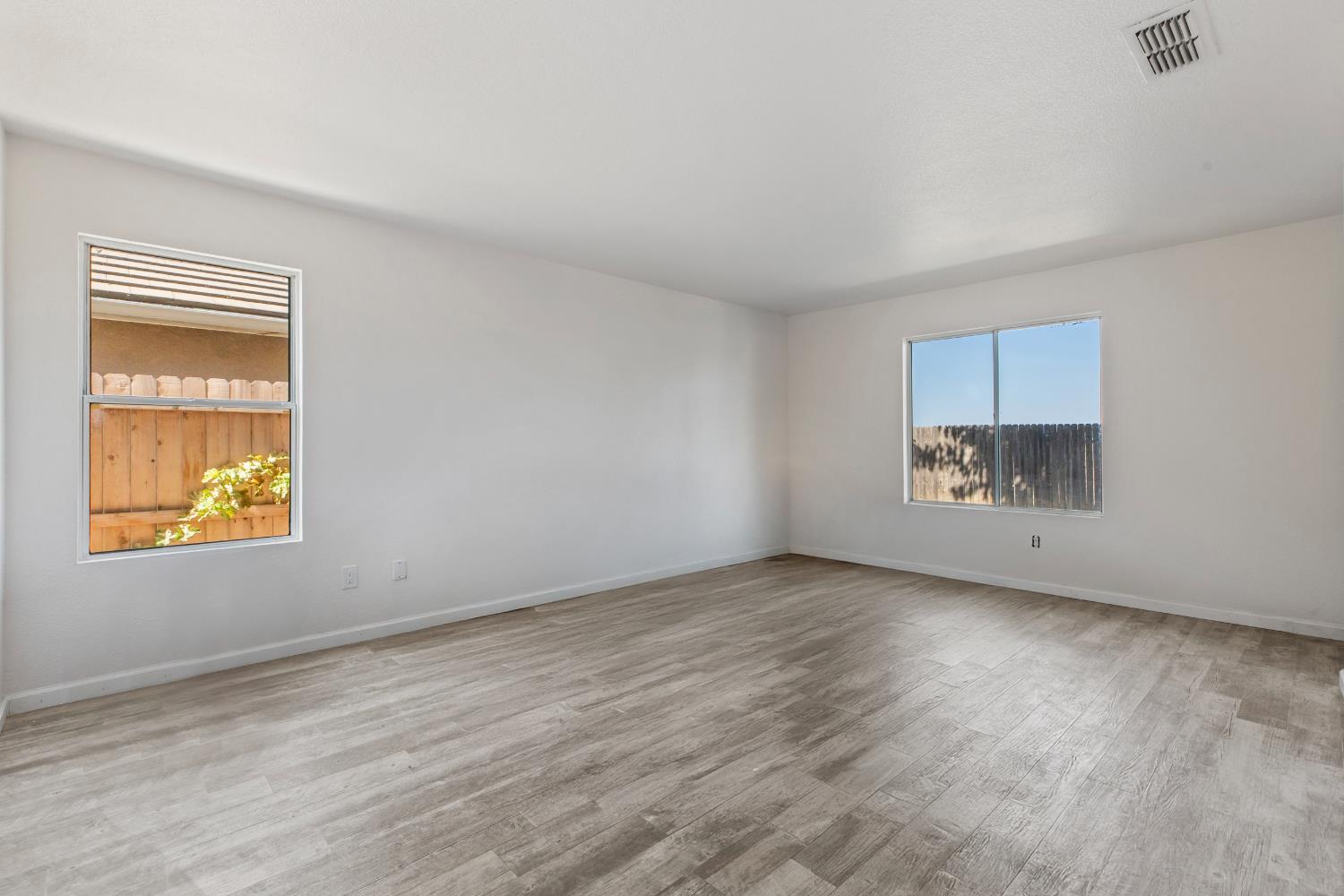 1205 Swan Dr, Patterson, CA 95363